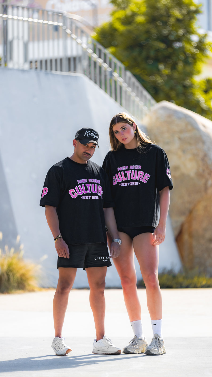 UNISEX OVERSIZED PUMP COVER T-SHIRT